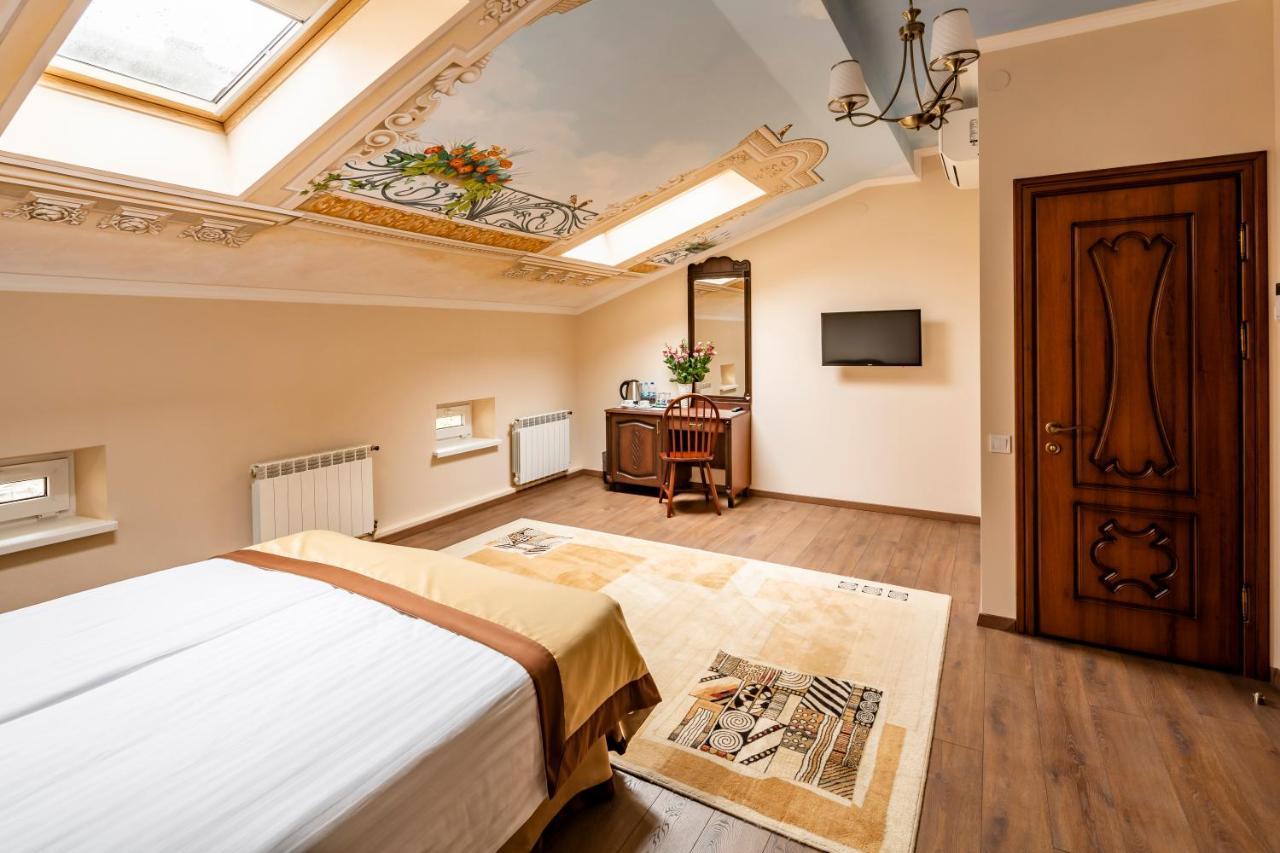 Mini-Hotel Guest House Inn Lwów Zewnętrze zdjęcie