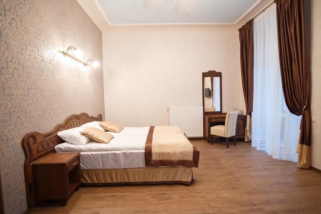 Mini-Hotel Guest House Inn Lwów Zewnętrze zdjęcie
