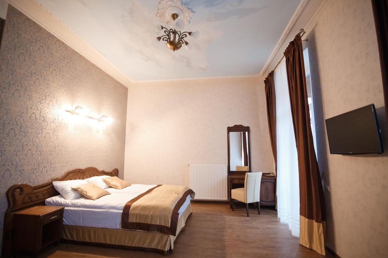 Mini-Hotel Guest House Inn Lwów Zewnętrze zdjęcie